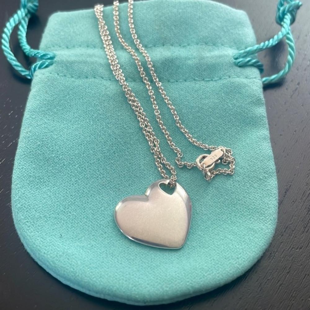 RARE RETIRED!!! Tiffany Luxury Heart 925 Sterling Necklace 💙 - Picture 2 of 5